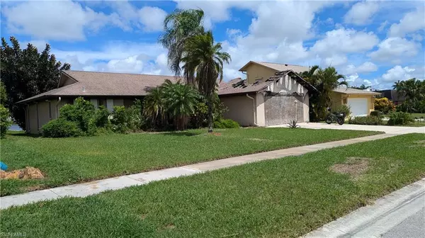 Naples, FL 34112,104 Fleur De Lis LN