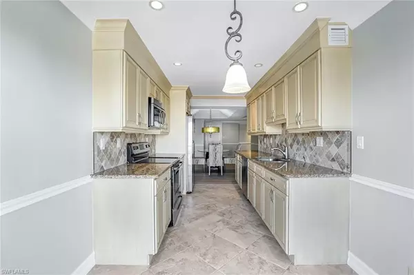 Naples, FL 34103,3430 Gulf Shore BLVD N #5J