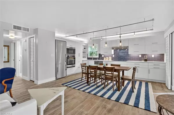 Naples, FL 34102,1549 Sandpiper ST #23