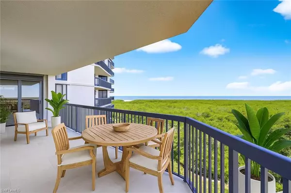 Naples, FL 34108,6075 Pelican Bay BLVD #906