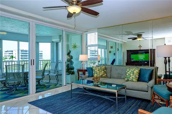 Naples, FL 34108,25 Bluebill AVE #403