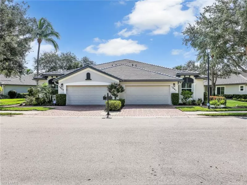 1661 Tarpon Bay DR S #32, Naples, FL 34119
