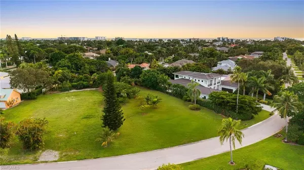 Naples, FL 34103,700 BOW LINE DR