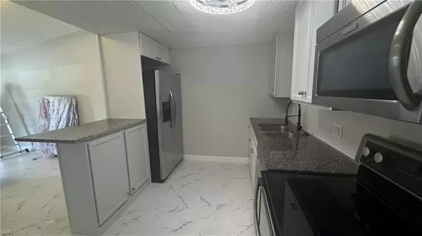 Naples, FL 34113,5222 TREETOPS DR