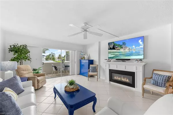 Naples, FL 34102,1977 GULF SHORE BLVD N #204