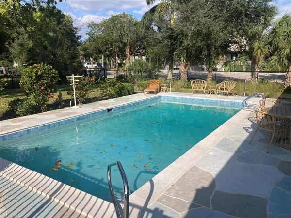 Marco Island, FL 34145,1256 Mistletoe CT