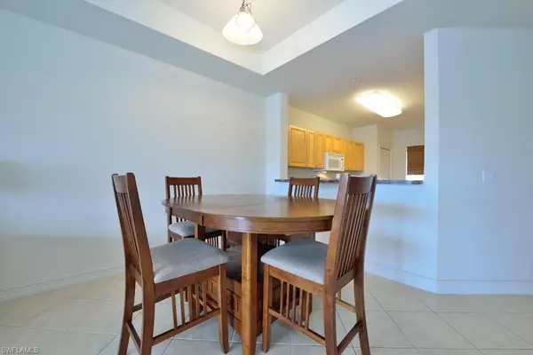 Naples, FL 34104,7812 Regal Heron CIR #305