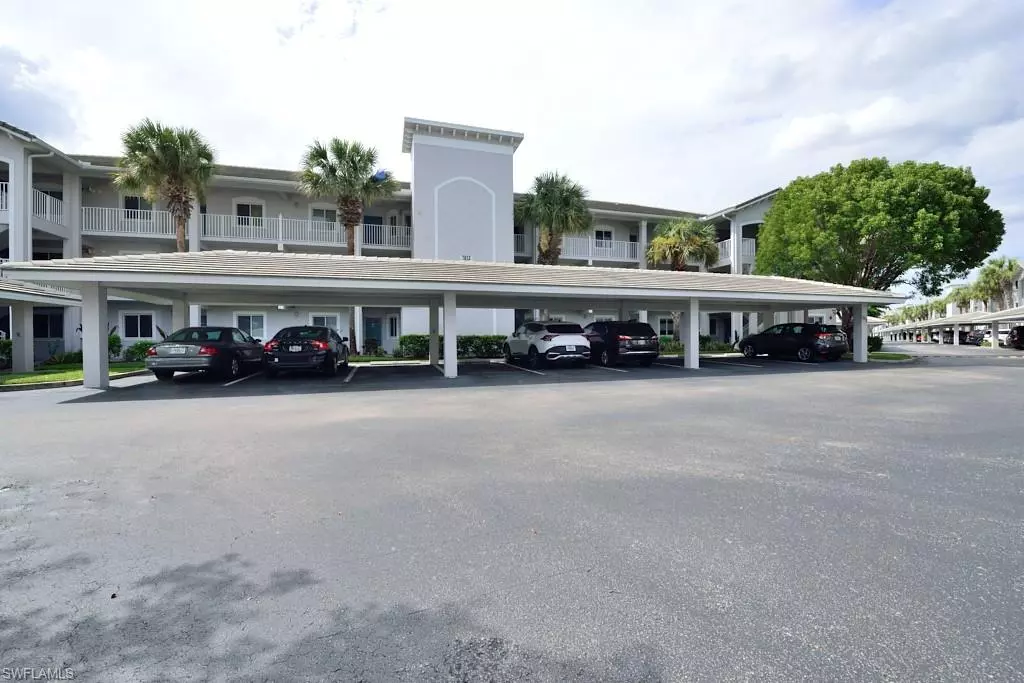 Naples, FL 34104,7812 Regal Heron CIR #305