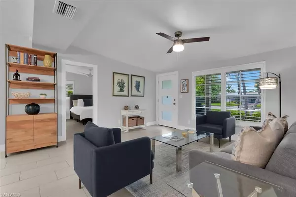 Naples, FL 34104,2048 Harbor LN