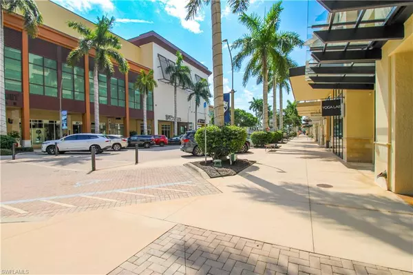 Naples, FL 34108,9123 Strada PL #7410