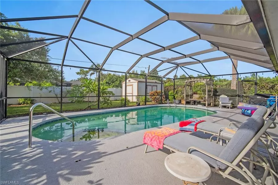 212 Willowick DR, Naples, FL 34110