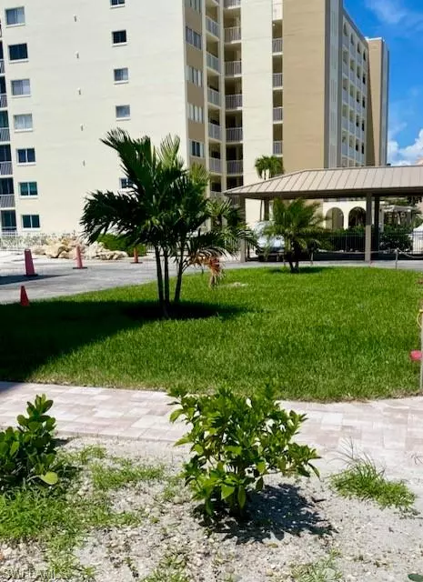 Bonita Springs, FL 34134,25900 Hickory BLVD #804