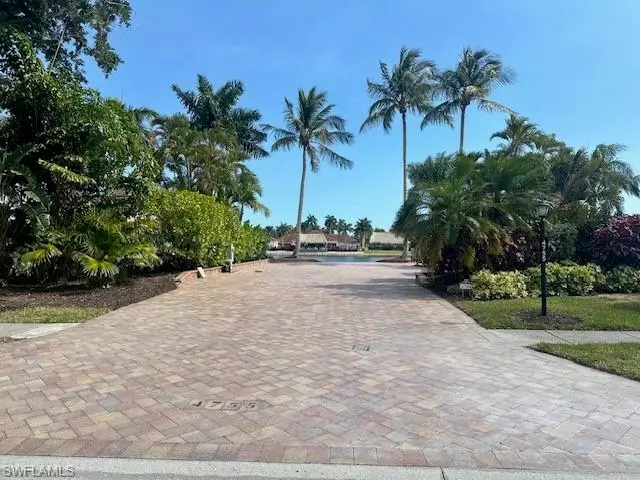Naples, FL 34114,4755 Southern Breeze DR
