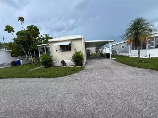 2035 2035 Seagrape CT NE, Naples, FL 34110