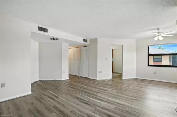 Naples, FL 34114,1524 Mainsail DR #8