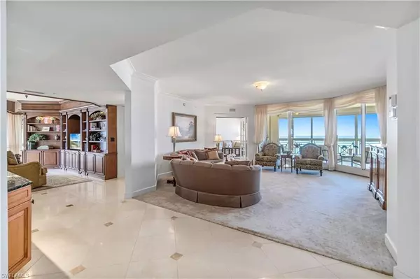Naples, FL 34103,4021 Gulf Shore BLVD N #1403