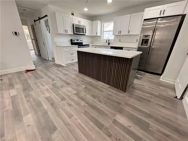Naples, FL 34120,120 18th ST NE
