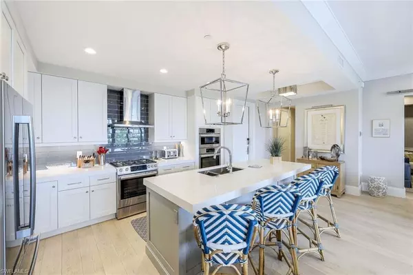 Naples, FL 34102,1135 3rd AVE S #319