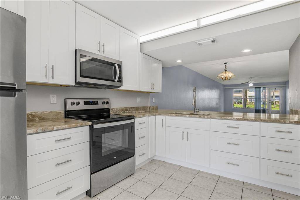 Naples, FL 34112,4200 Looking Glass LN #4207