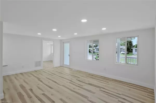 Fort Myers, FL 33901,1755 Oakley AVE