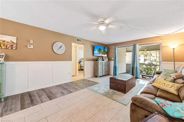 Naples, FL 34113,200 Valley Stream DR #5B