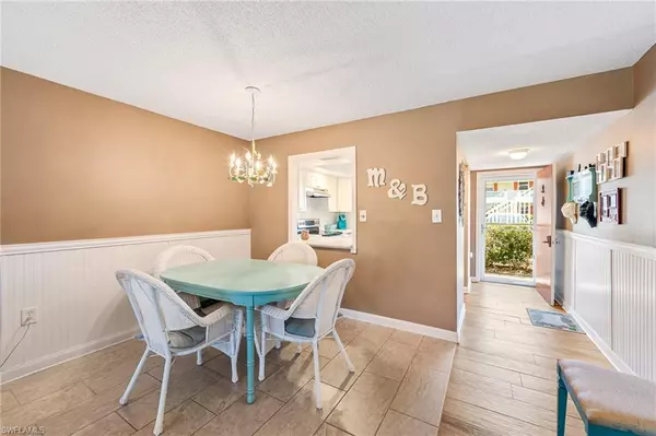 Naples, FL 34113,200 Valley Stream DR #5B