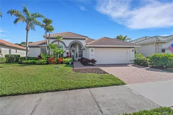 8768 Mustang Island Cir, Naples, FL 34113