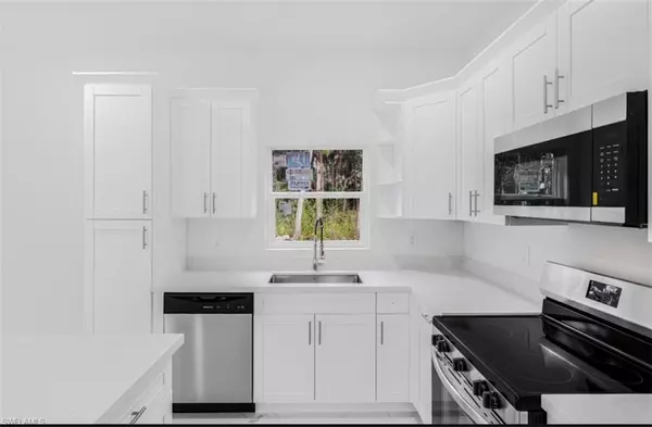 Naples, FL 34120,4387 70 AVE NE