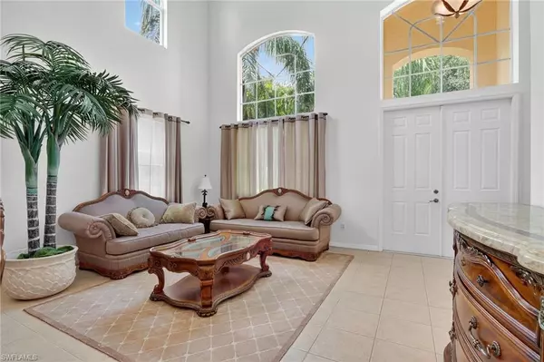 Naples, FL 34120,2068 Par DR