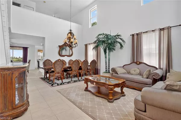 Naples, FL 34120,2068 Par DR