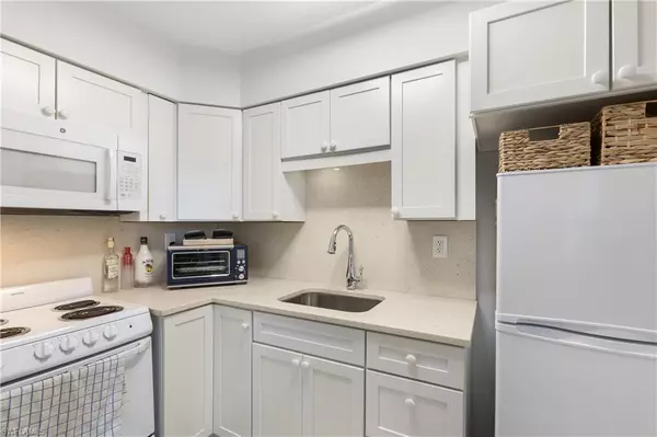 Marco Island, FL 34145,235 Seaview CT #B1