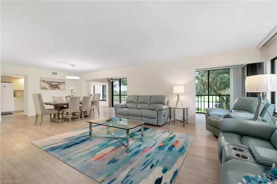 425 Wildwood LN #425, Naples, FL 34105