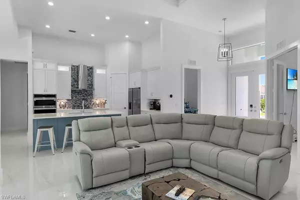 Marco Island, FL 34145,108 Gulfstream ST