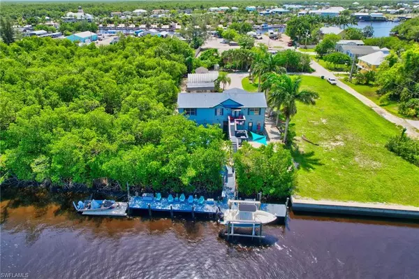 936 Panther Creek LN #2, Everglades City, FL 34139