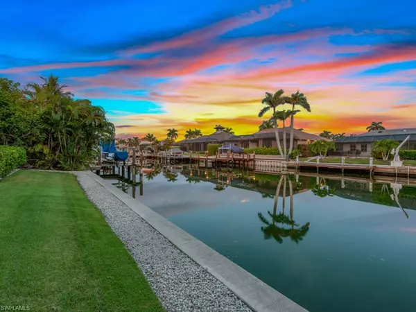 Marco Island, FL 34145,1107 Breakwater CT