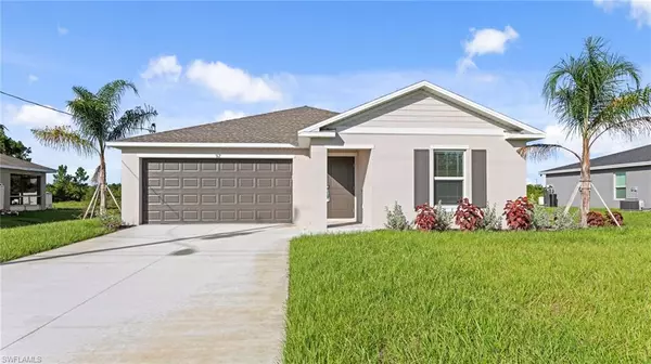 515 Redwood AVE S, Lehigh Acres, FL 33974