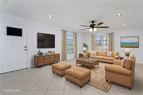 180 Cypress WAY E #B212, Naples, FL 34110