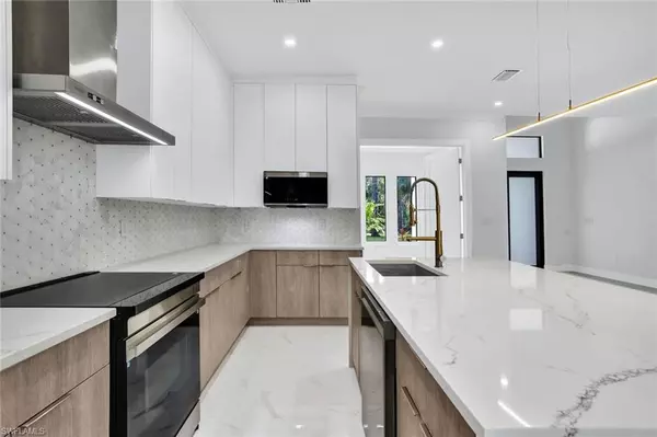 Naples, FL 34120,169 18th AVE NW