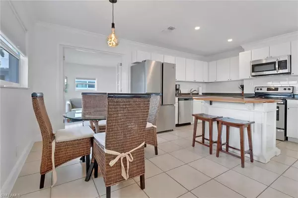 Naples, FL 34108,758 93rd AVE N