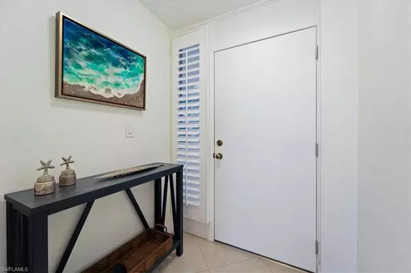 Marco Island, FL 34145,601 Seaview CT #C103