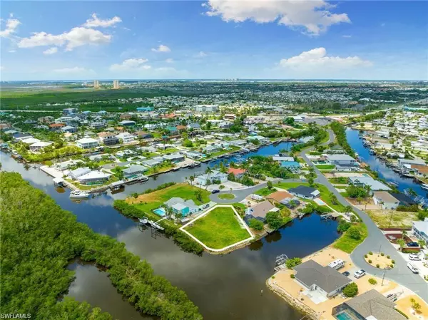 Fort Myers Beach, FL 33931,11485 Rebecca CIR