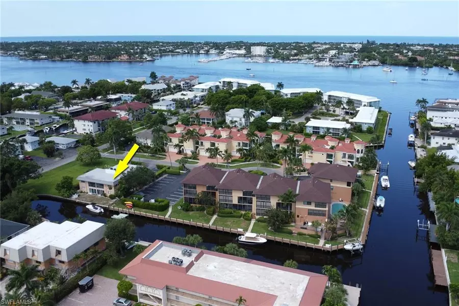 1195 Clam CT #202, Naples, FL 34102