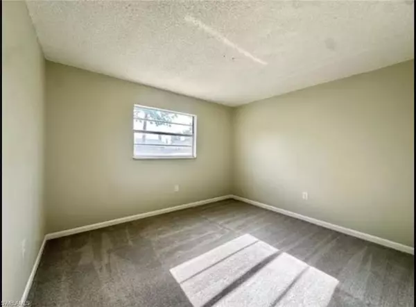 Naples, FL 34105,3325 Airport RD N #D3