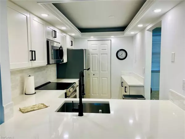 Marco Island, FL 34145,601 Seaview CT #C-208