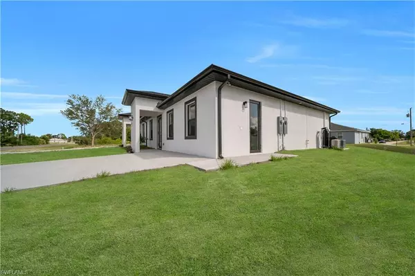 Lehigh Acres, FL 33974,928/930 Hepburn AVE