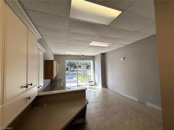 Naples, FL 34114,3900 Mannix DR #111
