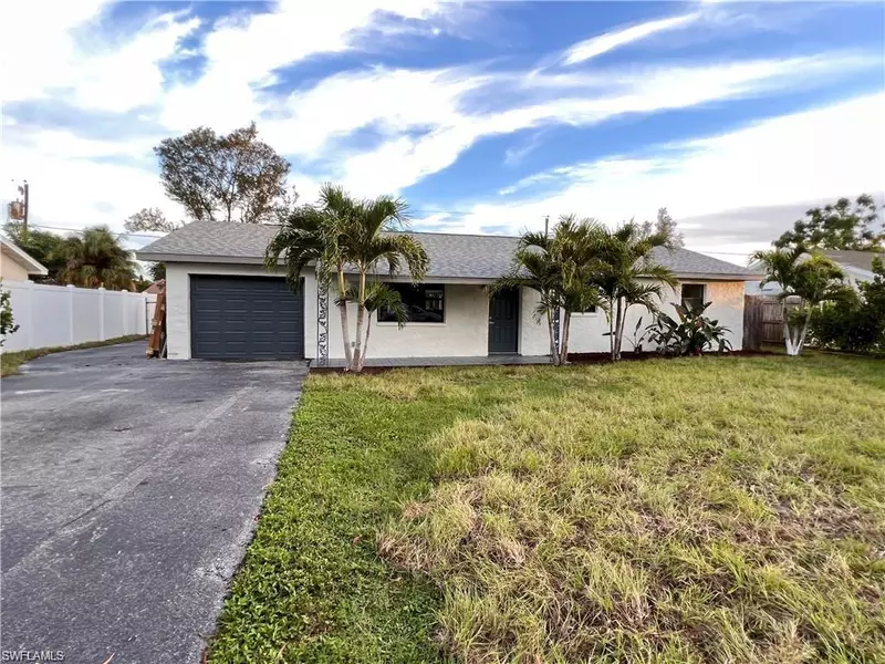 1310 Jeronimo DR, Naples, FL 34103