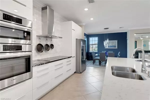 Naples, FL 34120,2352 Anguilla DR #202