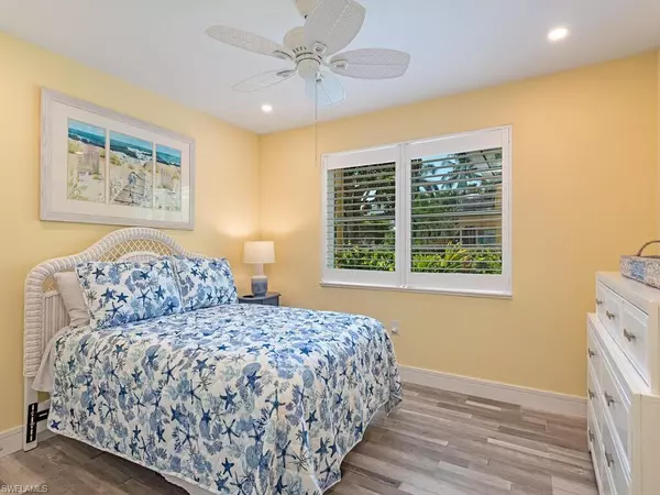 Naples, FL 34102,211 8th AVE S #211A