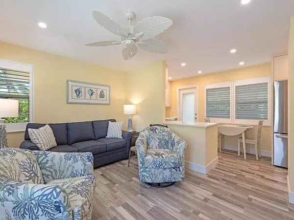 Naples, FL 34102,211 8th AVE S #211A